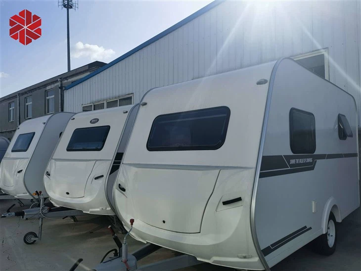 Camper da viaggio fuoristrada